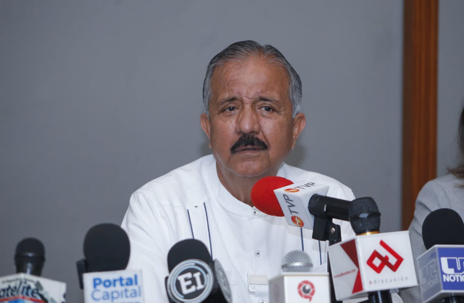 ‘Desaira’ Estrada Ferreiro presentación del PED de Rocha; “no está”, dice el gobernador en el pase de lista