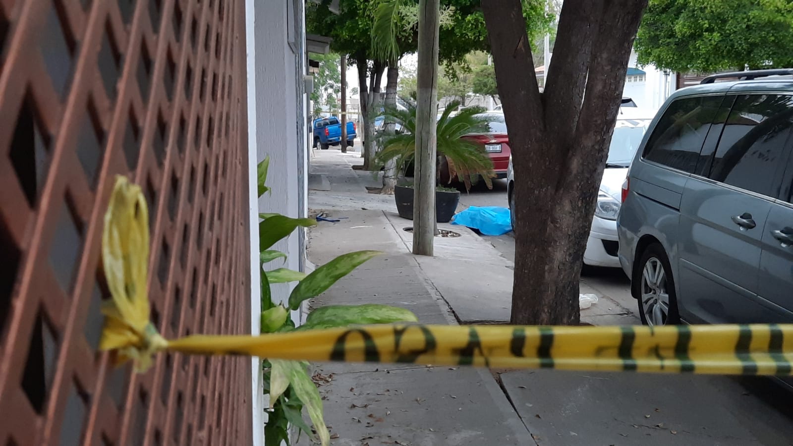 Encuentran asesinado a un hombre a media cuadra de la casa del alcalde de Culiacán