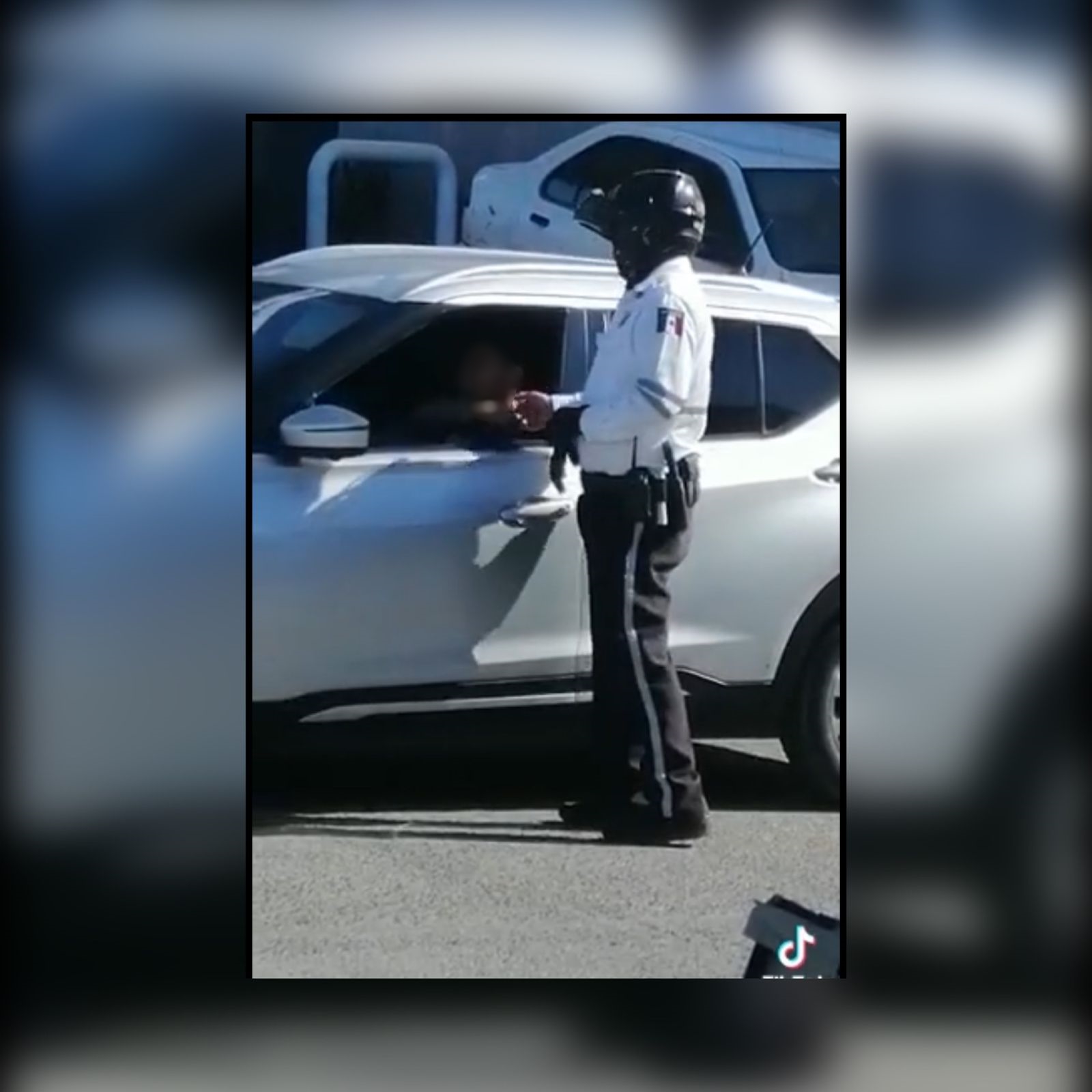 ‘Qué buen saludo’; graban a tránsito presuntamente recibiendo soborno en Culiacán