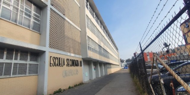 ‘Dispararé a todos lados’ amenaza por chat alumno de secundaria; abren investigación y resguardan plantel