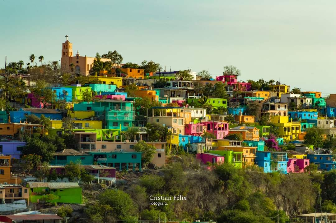 ¡Topolobampo, mosaico de colores!, casi todas las casas ya están pintadas