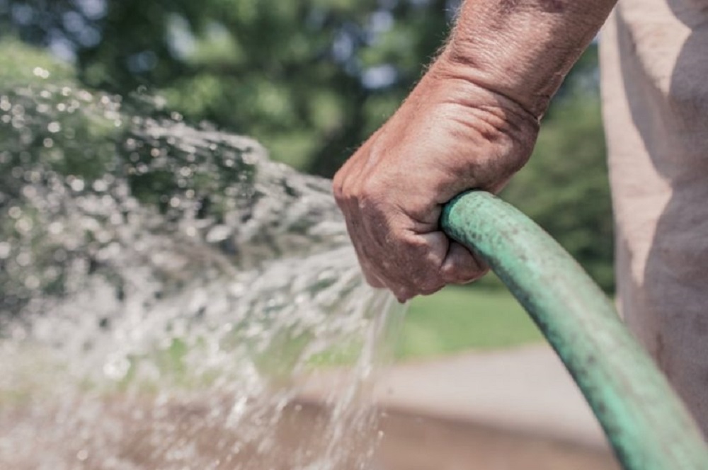 Van 30 multas en 2024 por derrochar agua potable en Guamúchil