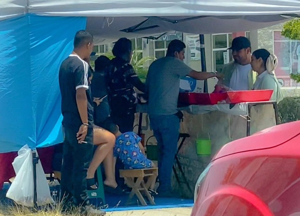 Denuncian regreso de ‘estafadores’ del juego de las canicas a plazas comerciales de Mazatlán