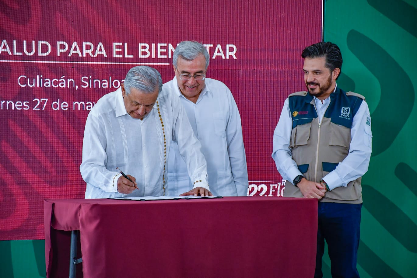 Busca AMLO que trabajadores al servicio del estado perciban en promedio de 14,500 pesos mensuales