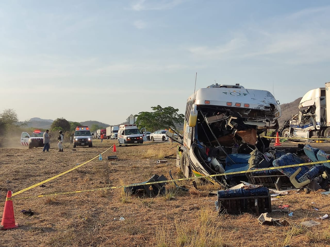 Son los choferes del camión y del tráiler, los muertos en camionazo de Rosario