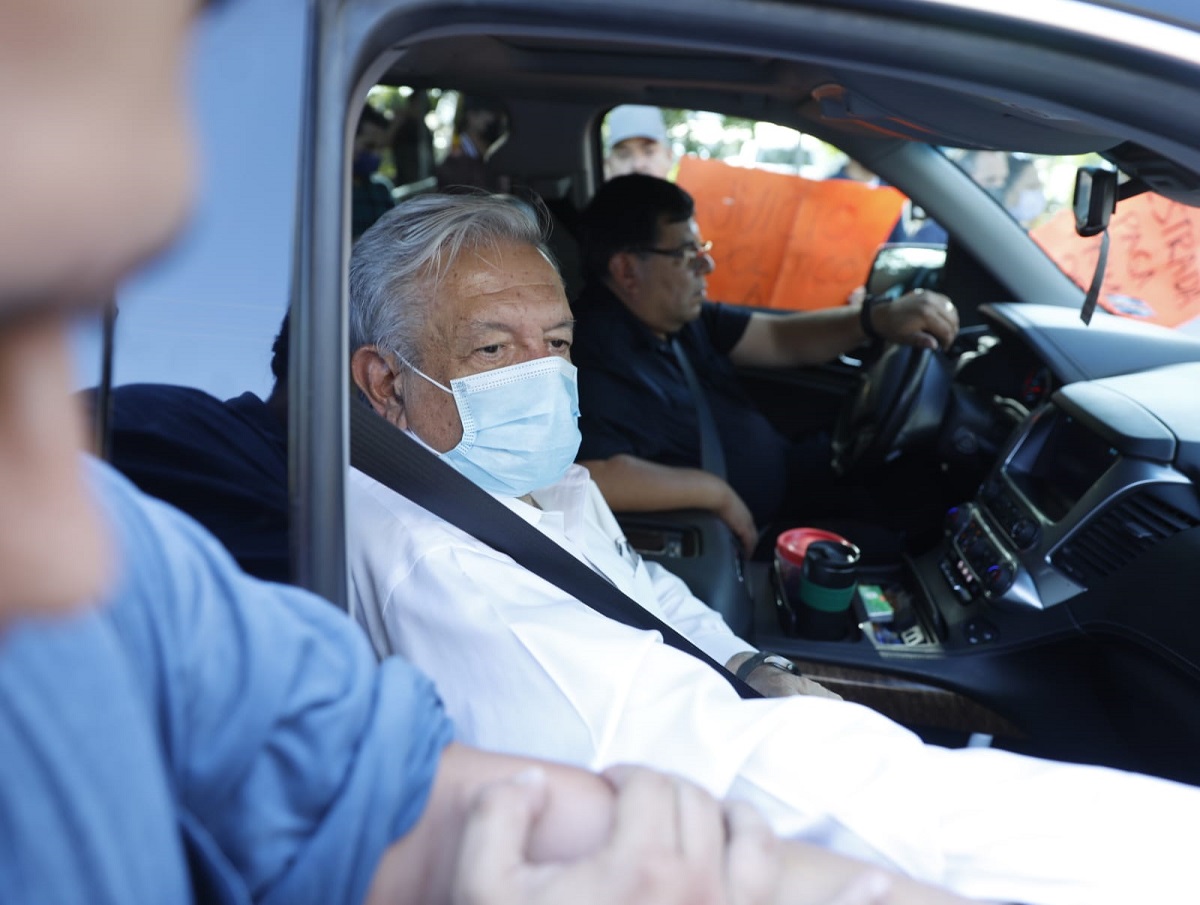 Llega AMLO a Culiacán para encabezar gira por Sinaloa