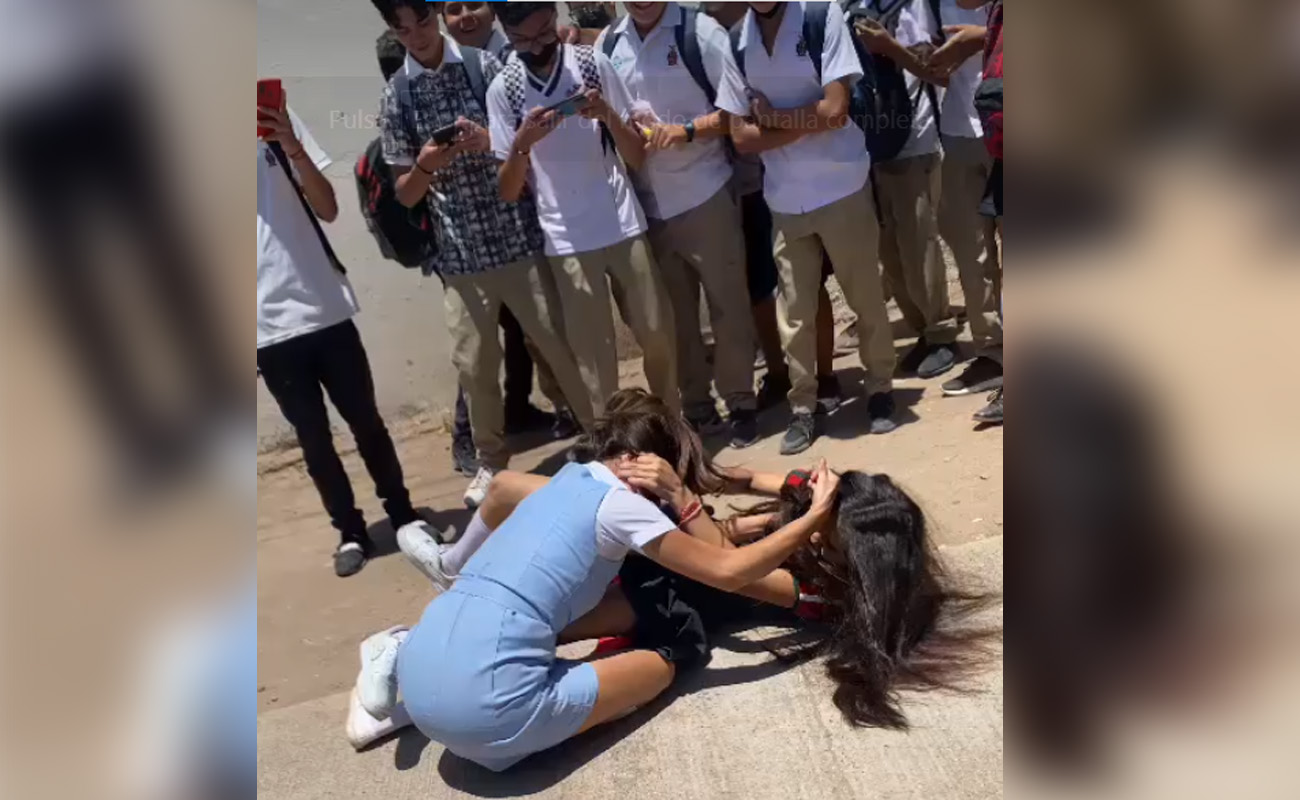 ‘Arrástrala, que cuente las piedritas’: mujer incita a pelear a alumnas de secundaria en Guamúchil; hay más casos
