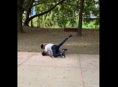 (VIDEO) ¡Siguen las peleas de estudiantes! Alumnos de la preparatoria se agarran a golpes, en Culiacán