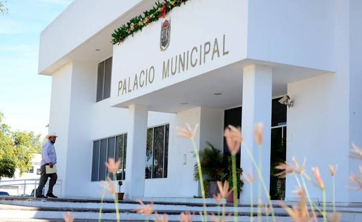 Piden permiso cuatro directores en Angostura para irse a las campañas