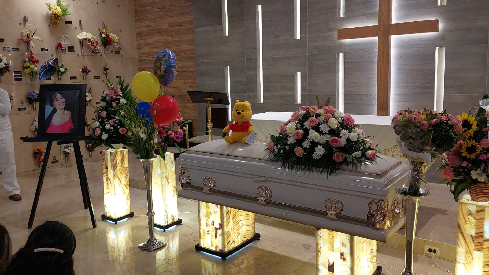 Con su personaje favorito ‘Winnie the Pooh’, dan el último adiós a la maestra Fabiola Vianey