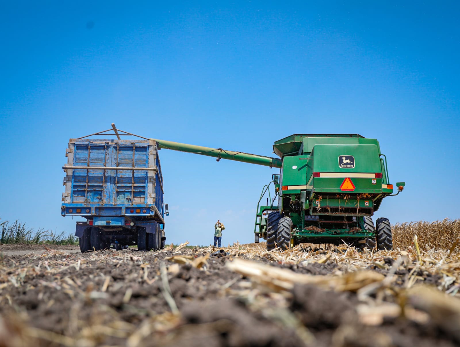 Desesperados los agricultores a la espera de la reunión de gobierno con industriales