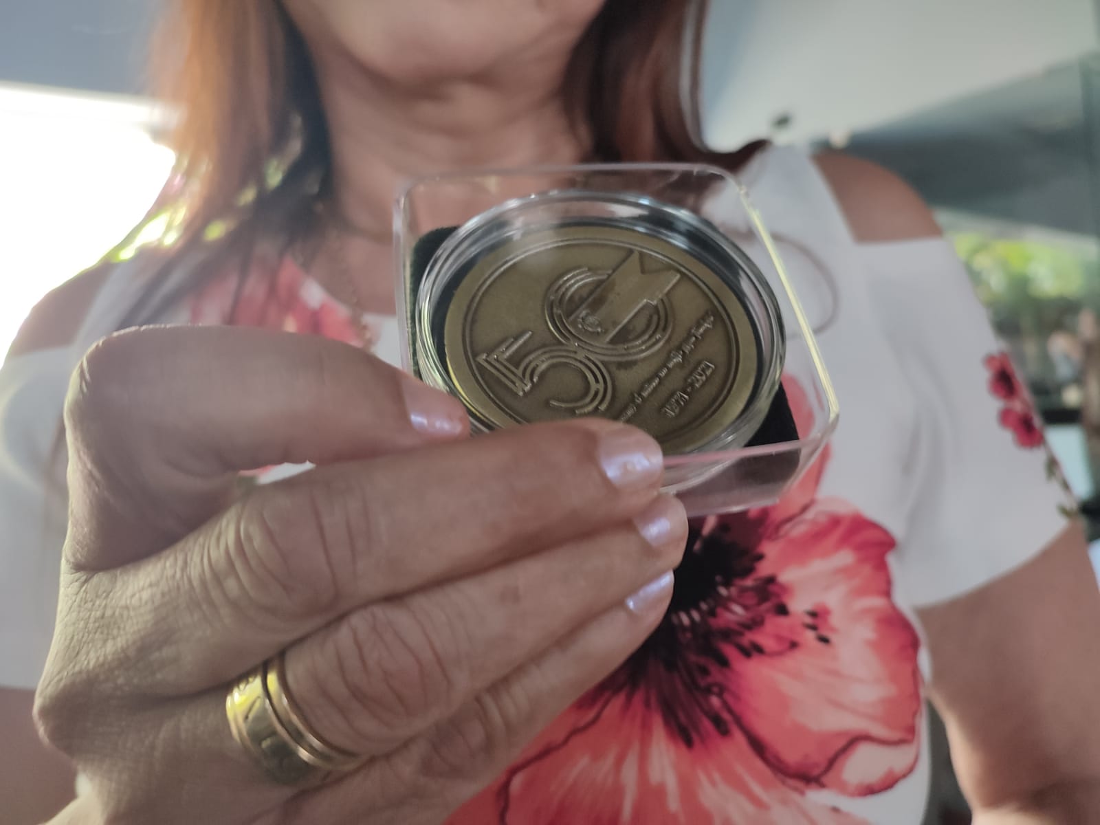 Dos hermanas maestras de Mazatlán son galardonadas por AMLO por 50 años de servicio