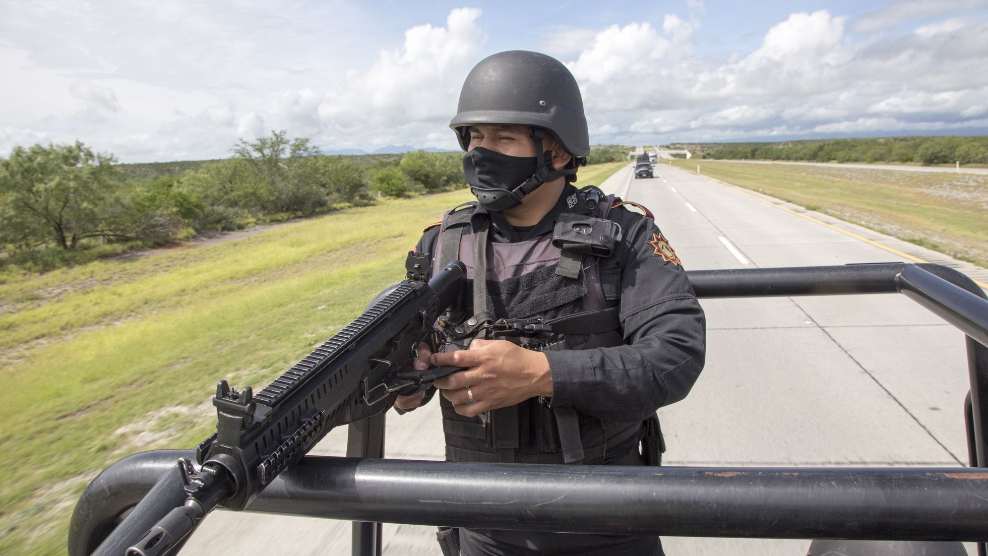 Con ponchallantas… convoy armado embosca a oficiales de la Fuerza Civil en NL dejando 6 muertos y 4 heridos