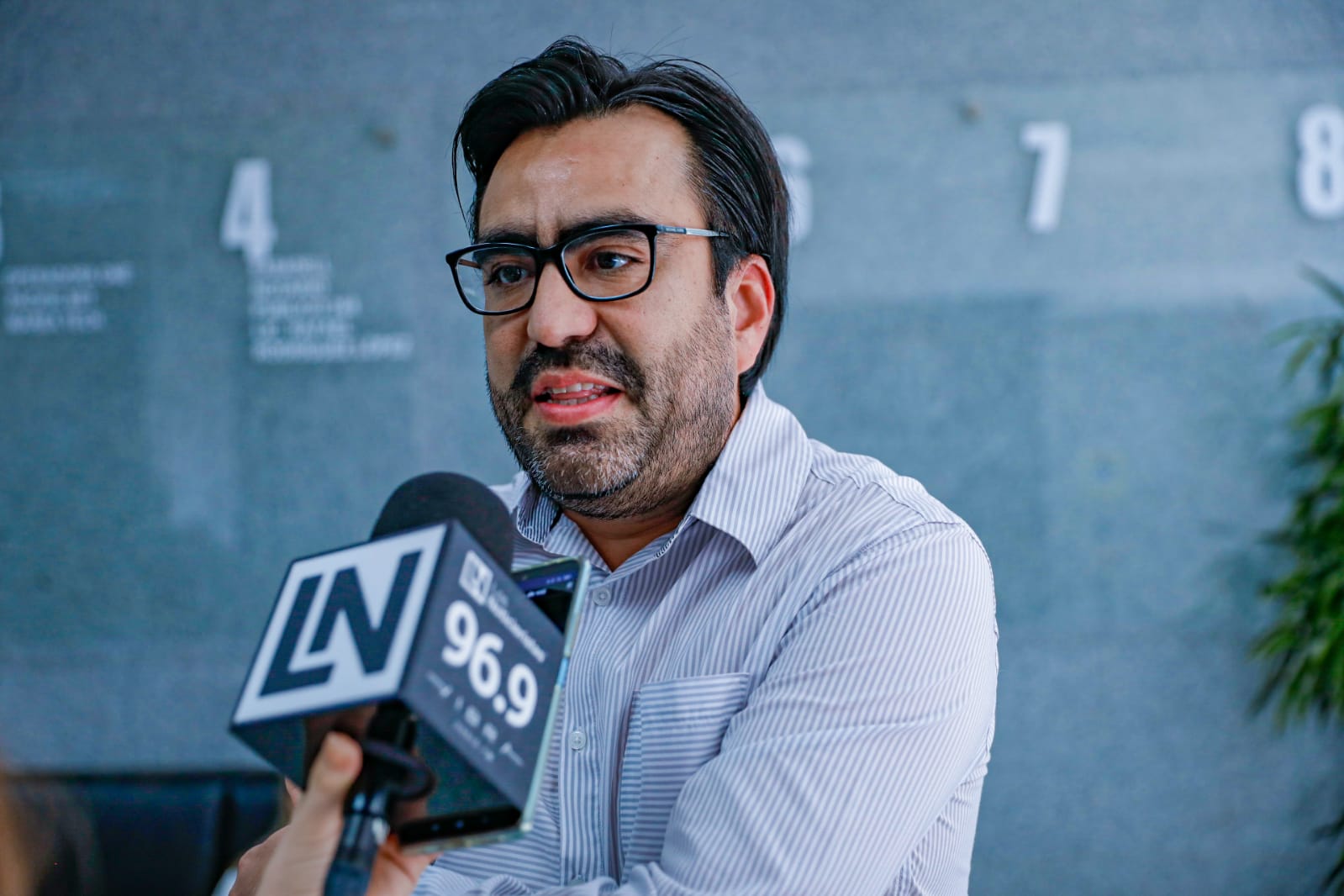 Juan de Dios Gámez anuncia aumento salarial del 4% a policías municipales de Culiacán