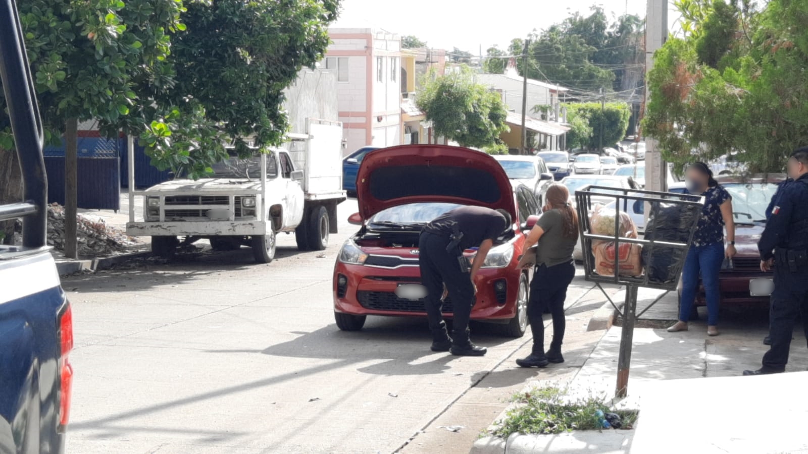 Pareja del Kia rojo regresaba de llevar a los niños a la guardería cuando le dispararon por sonar el claxon, en Culiacán