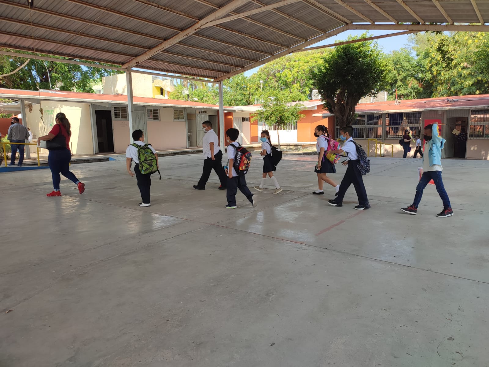 ¡En aumento! Sube a más de 400 contagios de COVID-19 de alumnos y maestros en escuelas de Sinaloa