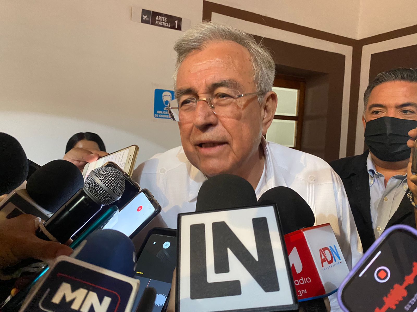 No tengo ‘corcholatas’, pero antes los desterraban por aspirar y conmigo no será así: Rocha