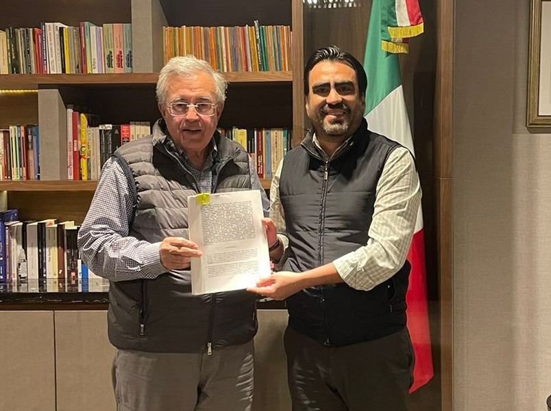 ‘Trabajaremos de manera coordinada por el bien de las y los culiacanenses’: Rocha a nuevo alcalde de Culiacán