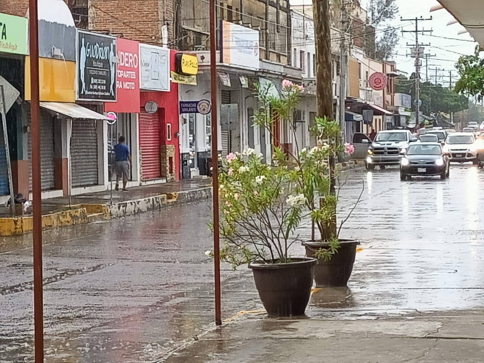 Se adelanta la profecía, unos días antes de San Juan les llueve en Villa Unión
