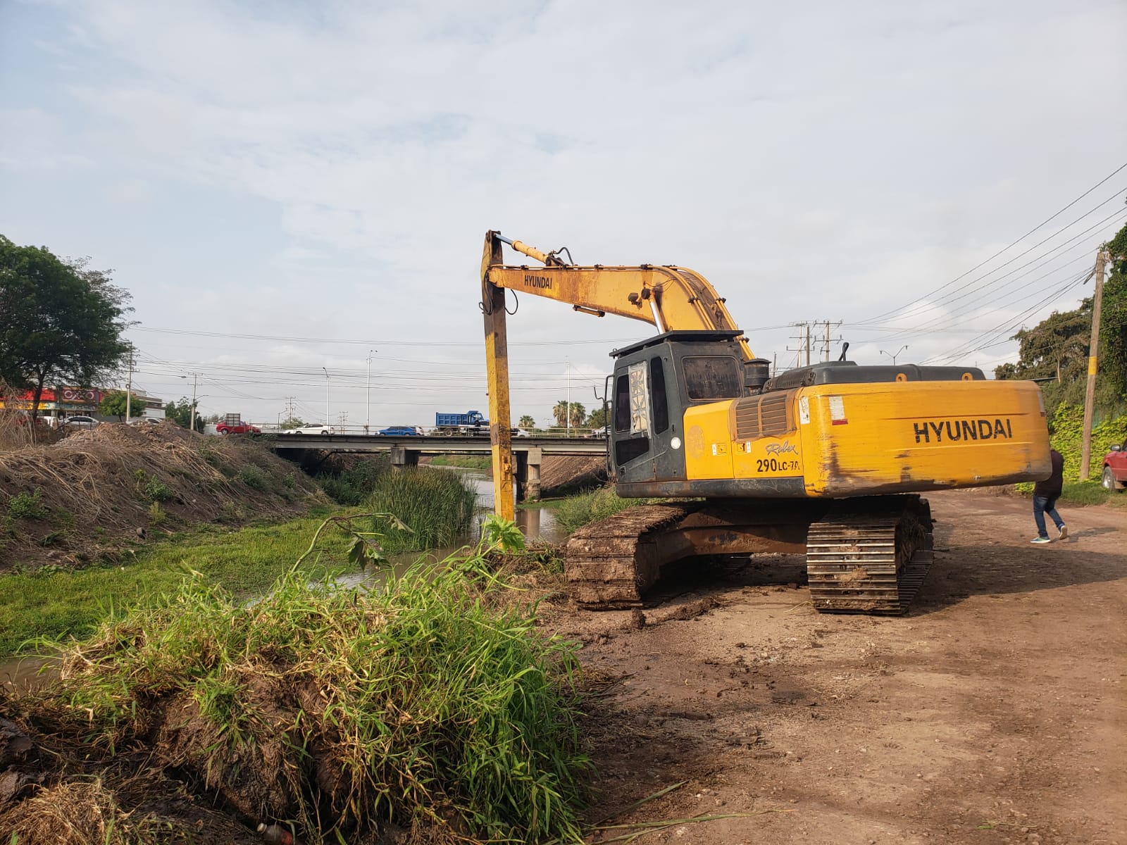 “Estamos dragando en los puntos más peligrosos para evitar inundaciones”: Zavala Cabanillas