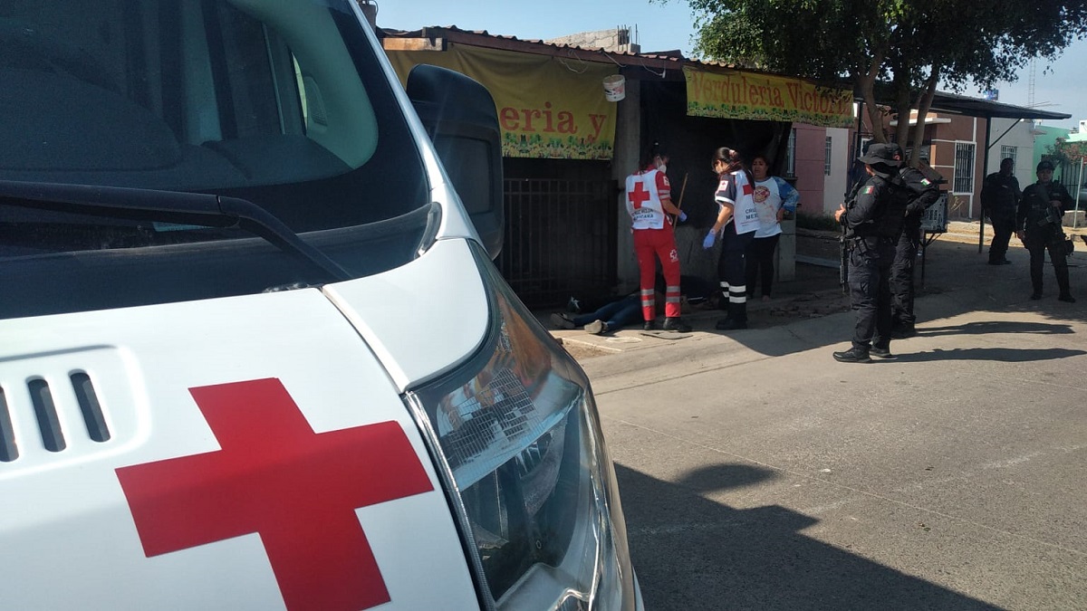 Asesinan a hombre y mujer en Alturas del Sur, en Culiacán