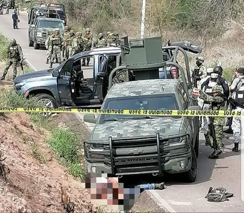 (FOTOS) Bien ‘empecherados’ y con uniformes militares, los muertos y detenidos, en balacera de San Ignacio