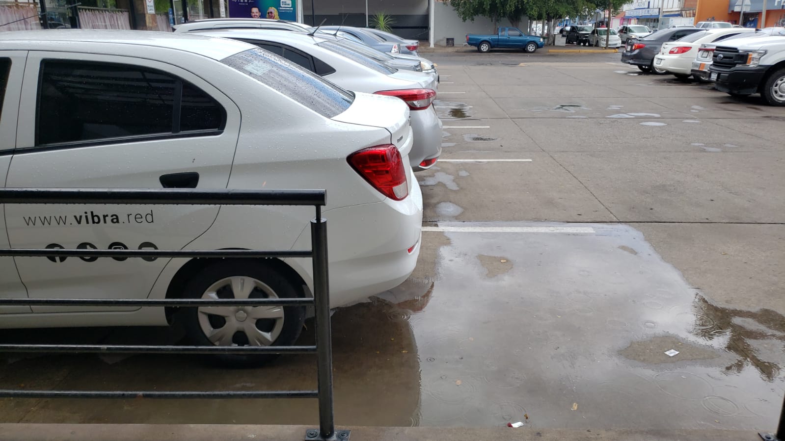 ¡No que no llovía en Los Mochis!…aunque sea en el centro de la ciudad