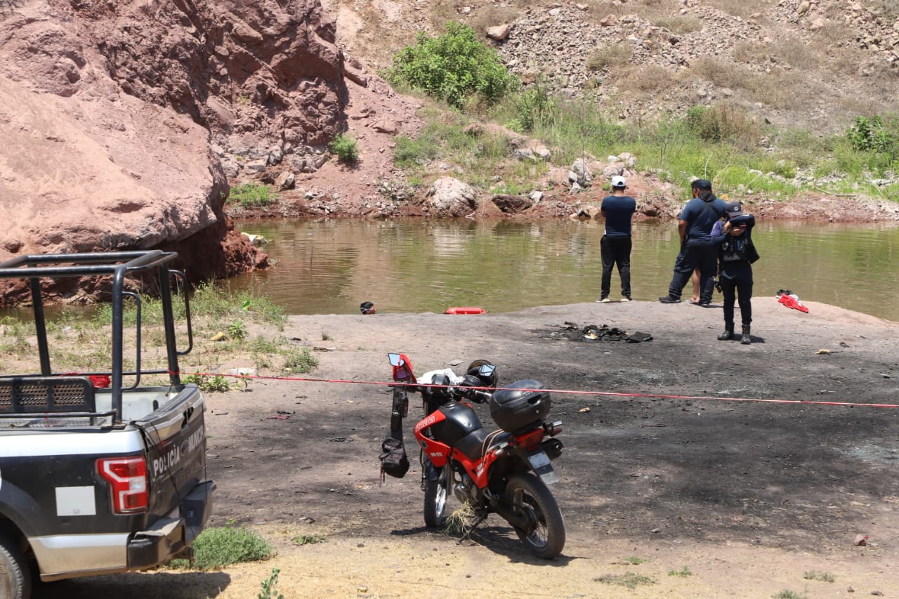 Sin vida localizan a un hombre dentro de una laguna en Loma Bonita