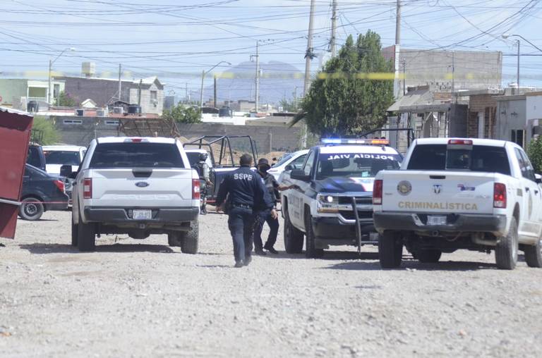 Con rifles de asalto y pistolas automáticas, sujetos ejecutan a 6 personas en una vivienda en Chihuahua