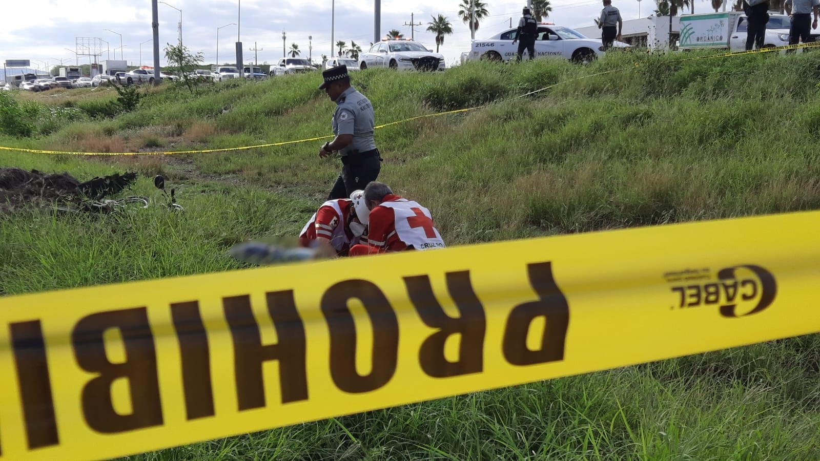 Hombre pierde la vida al accidentarse en su motocicleta sobre La Costerita, en Culiacán