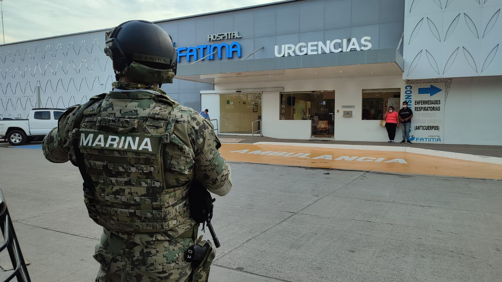 Continúa delicado y en terapia intensiva marino sobreviviente de caída de helicóptero