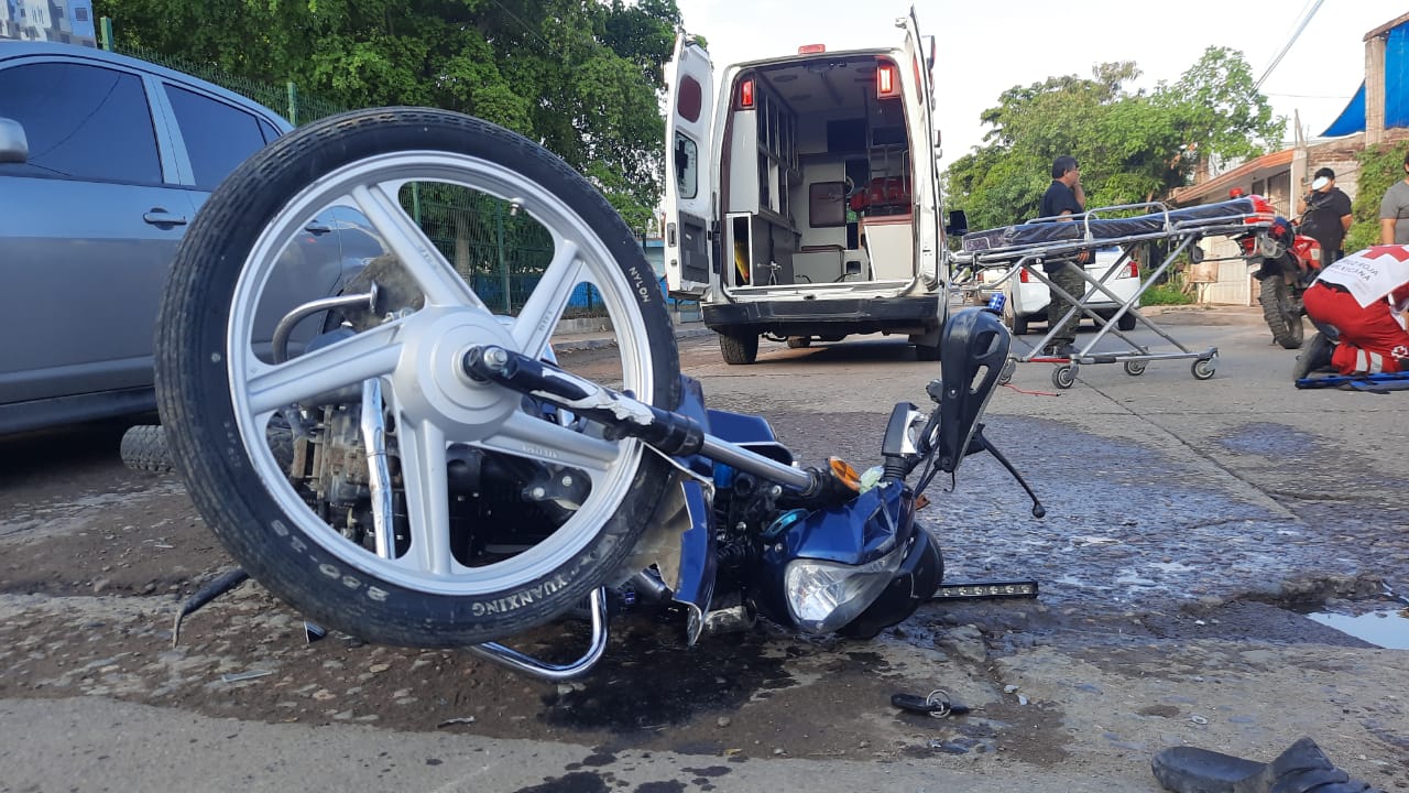 Muere uno de los jóvenes que sufrió accidente en moto durante la madrugada de este domingo en Culiacán