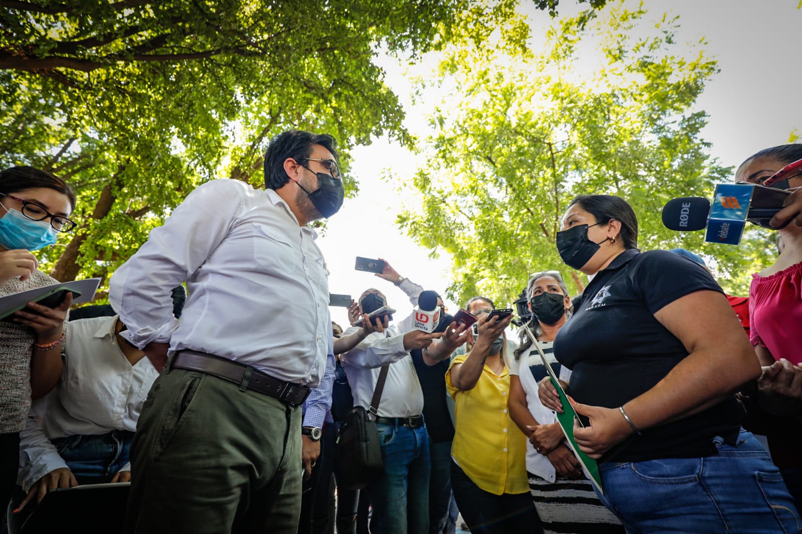‘Tengo 67 años de edad, 32 años aquí y no tengo derecho a jubilación’; se planta personal administrativo de la SSPyTM al alcalde