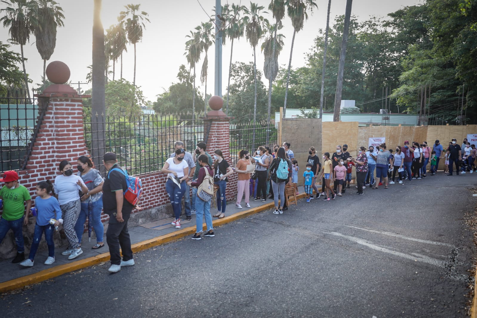 Con poca fila en la Novena Zona Militar, arranca vacunación contra el COVID-19 a niños de 5 a 11 años rezagados