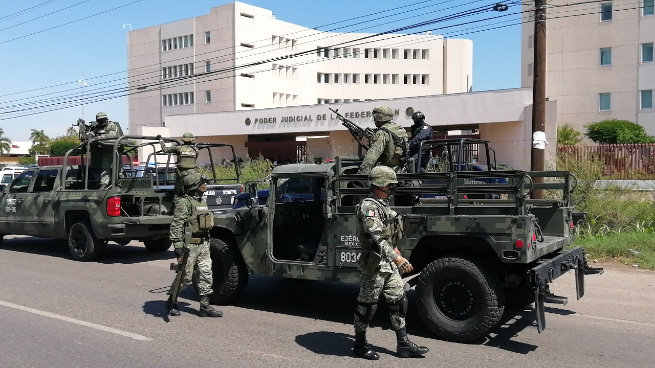 Desde el Aeropuerto, cierran la carretera Culiacán-Navolato por amenaza de bomba en el PJF de Culiacán