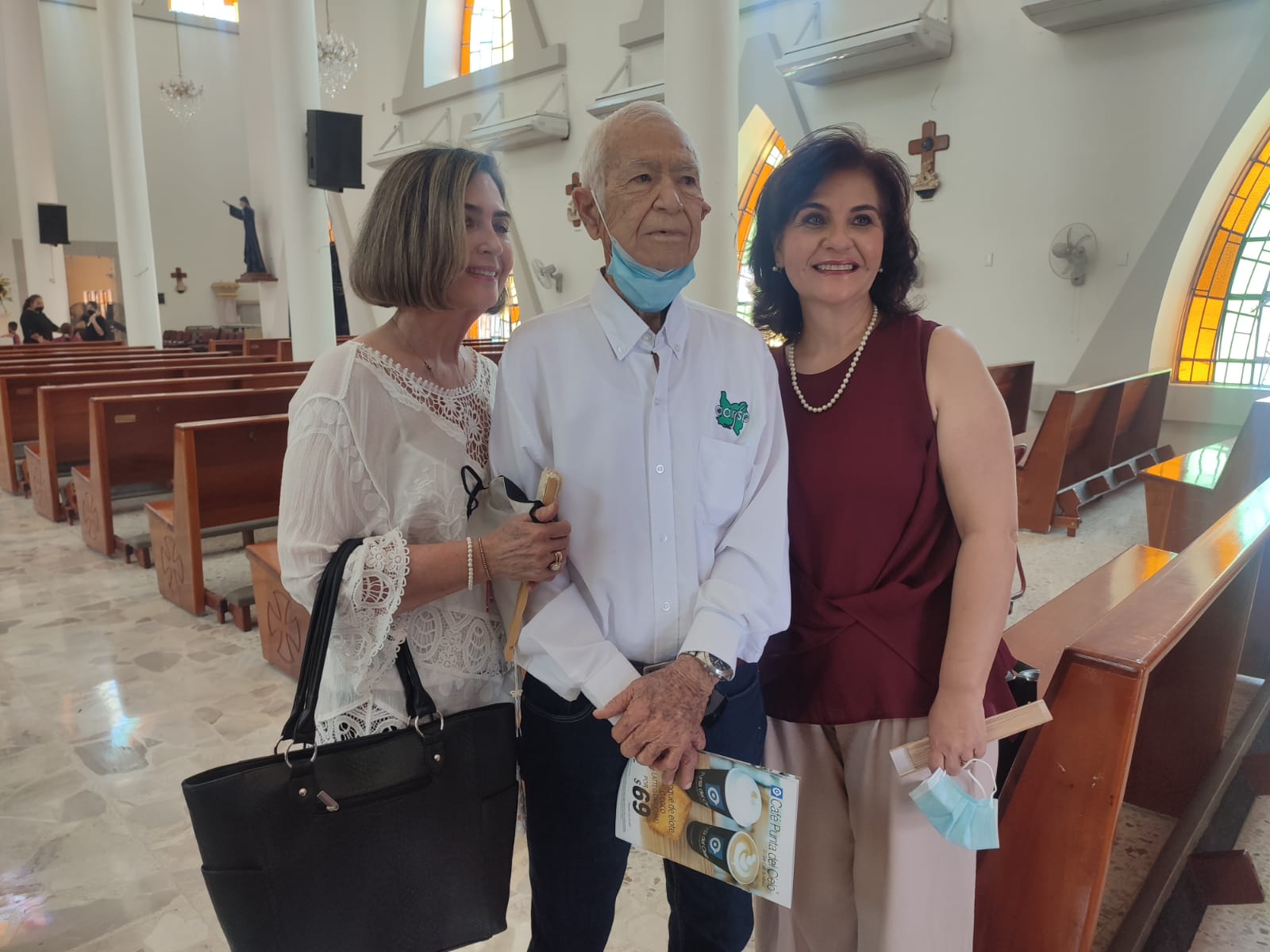 De Guasave a Los Mochis, a Don Jorge le tocó ir y venir en avión a la secundaria