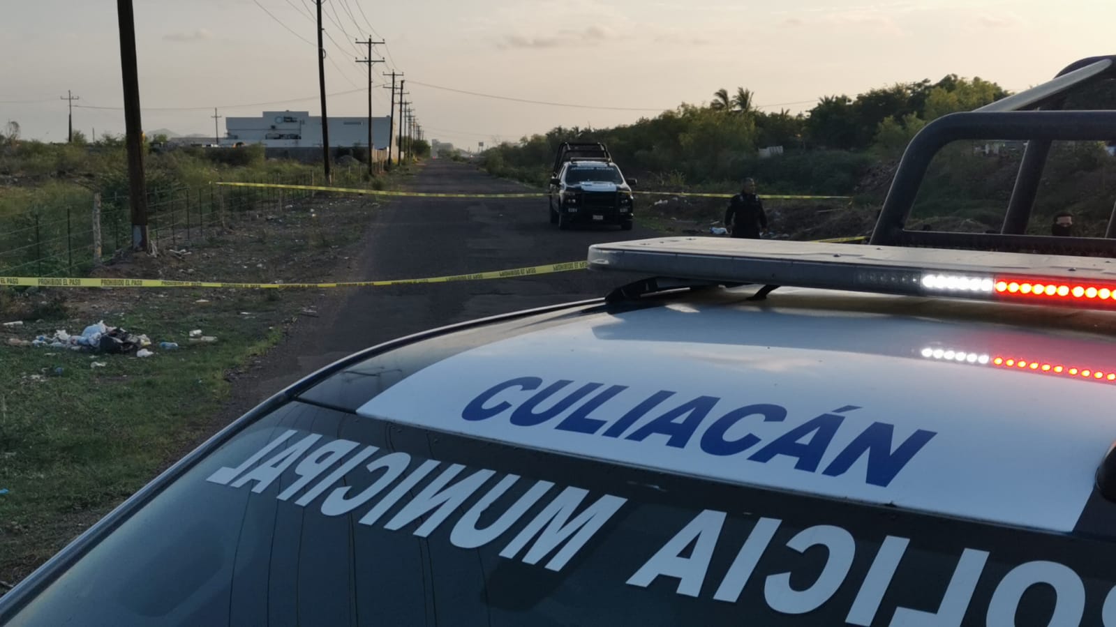 Atado de los pies y con rastros de sangre encuentran asesinado a un hombre en Culiacán