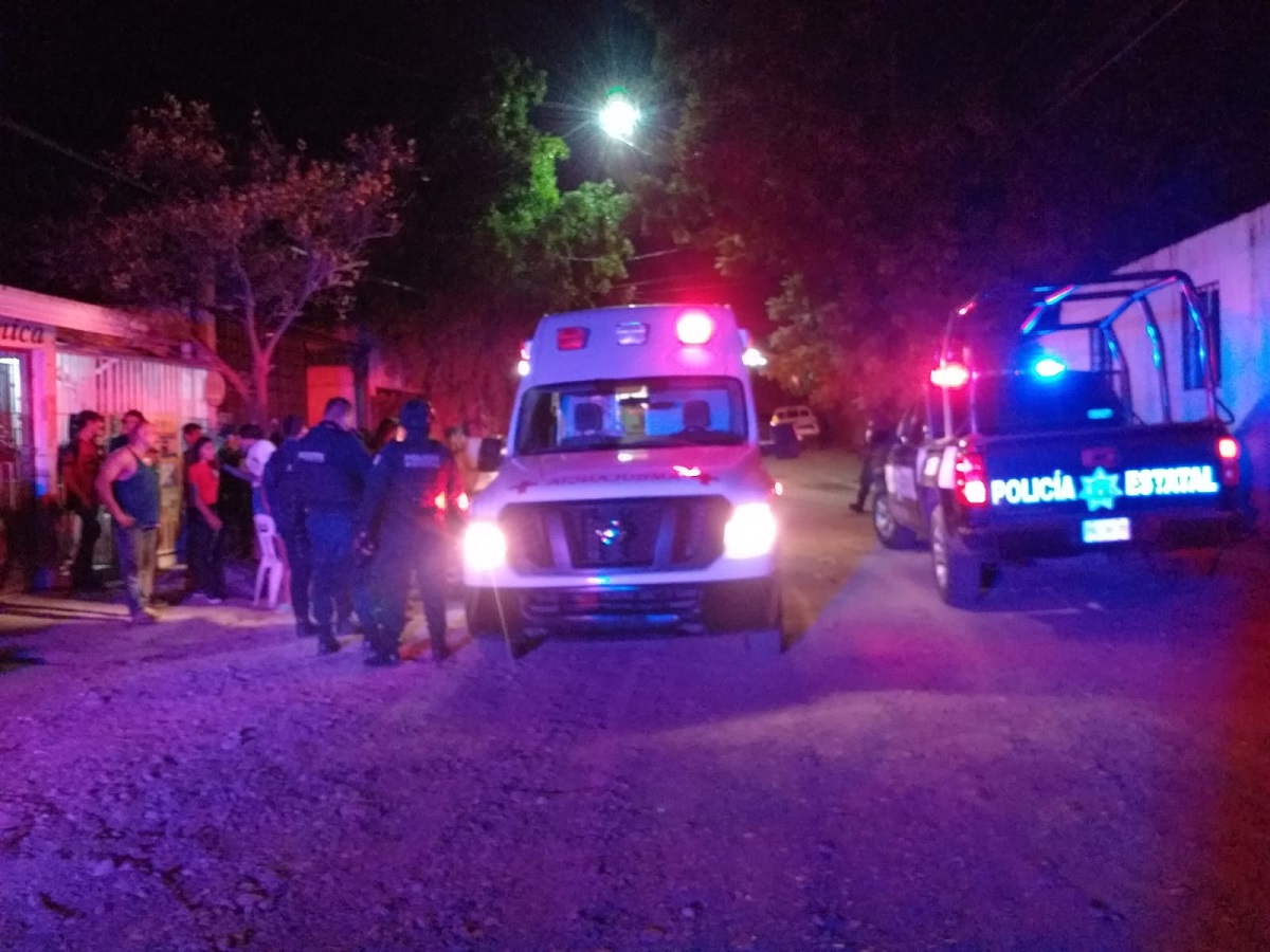 Lesionan a balazos a mujer y hombre en intento de despojo de moto, en Culiacán