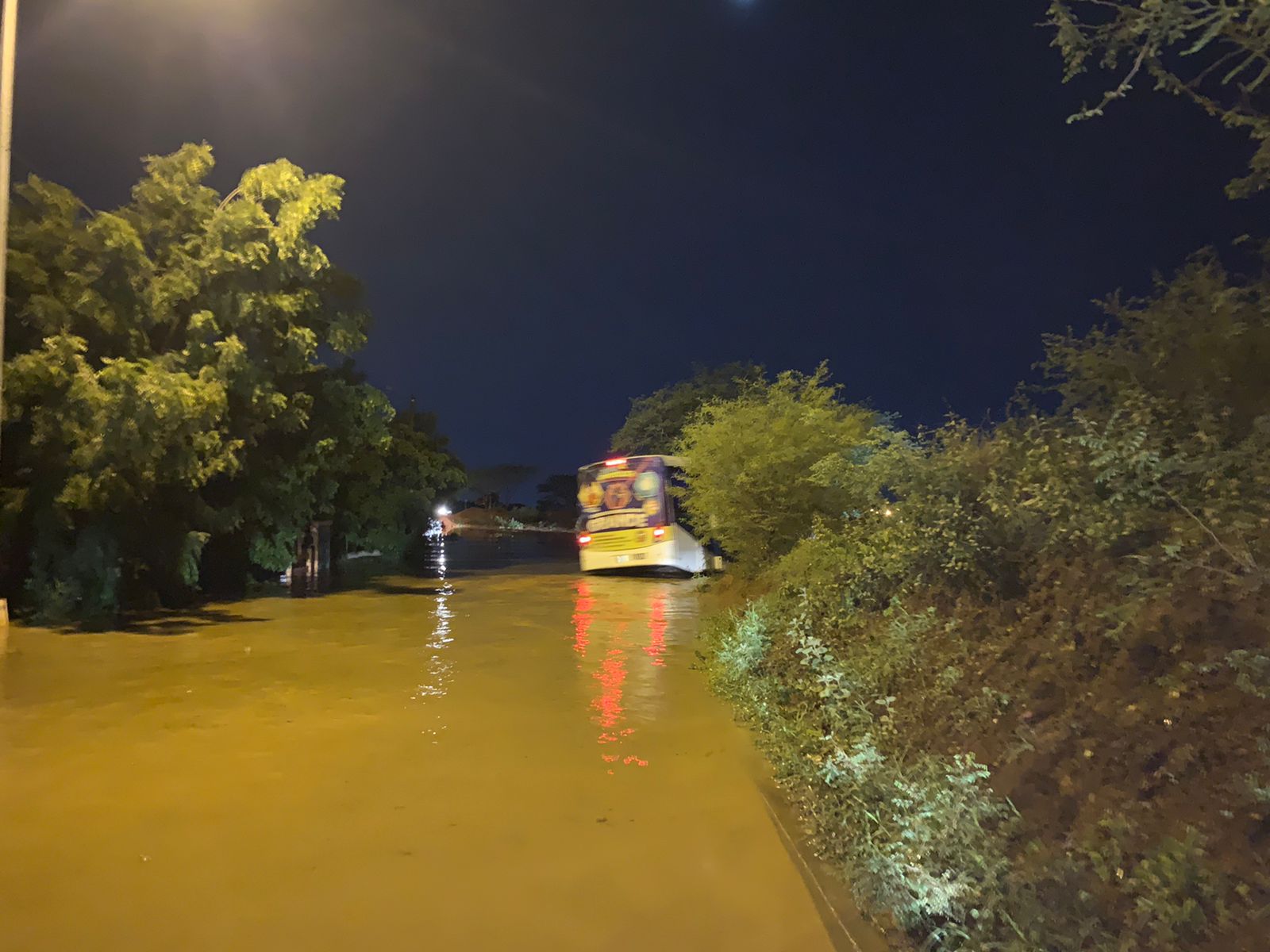 Horas de angustia en Monte Verde, no fue la lluvia, una constructora provocó laguna que los dejó atrapados
