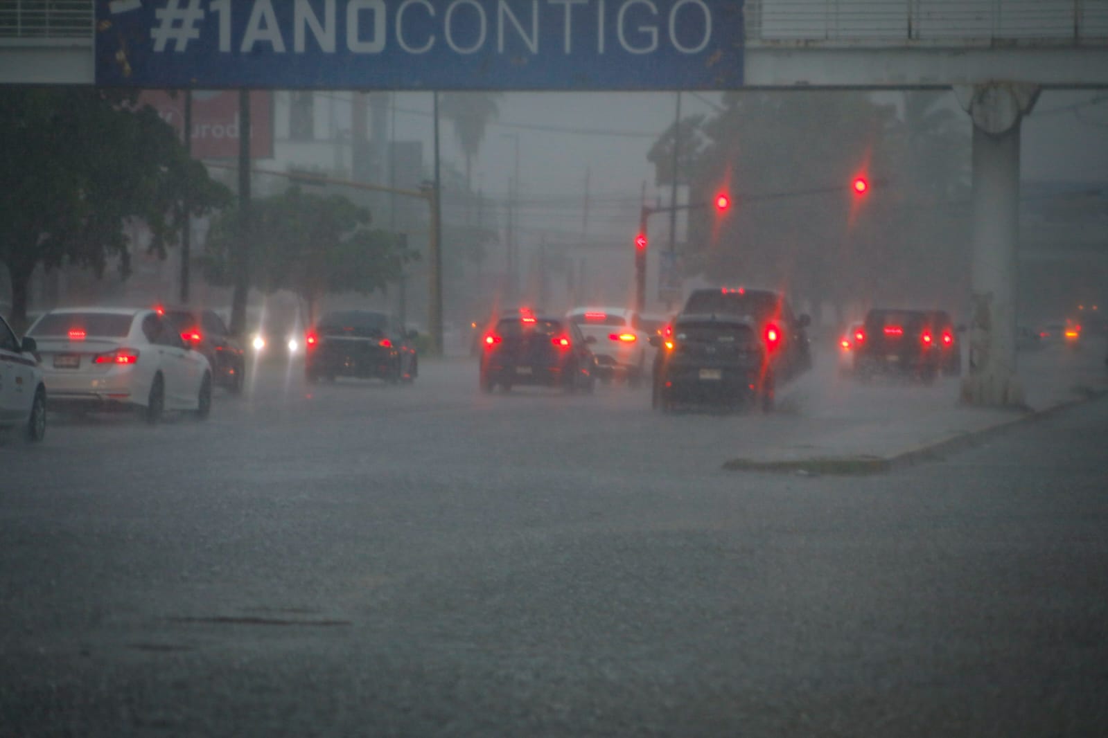Tormenta de rápida formación origina fuertes lluvias en Culiacán