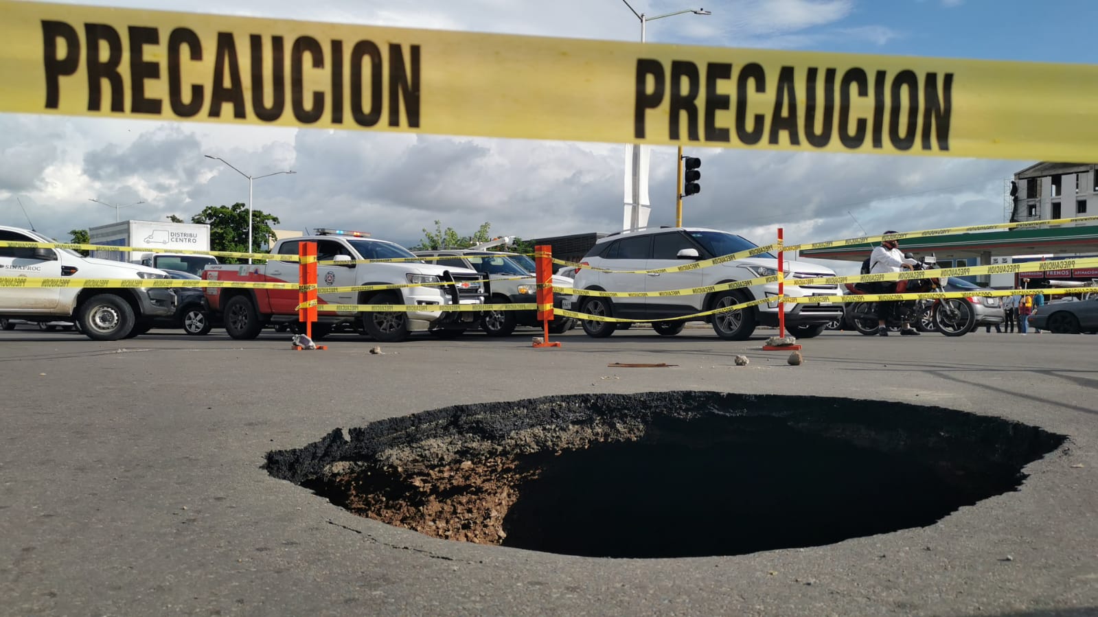 ¡Precaución! Se abre megasocavón en transitado bulevar de Culiacán