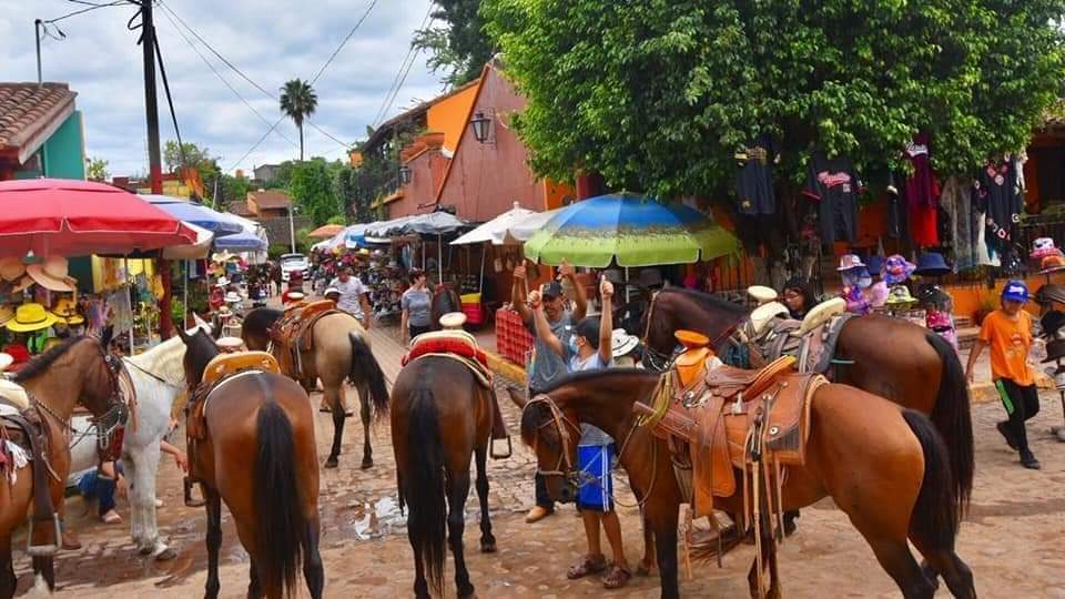 Se recupera El Quelite con turismo nacional, pero ya no hay estacionamiento