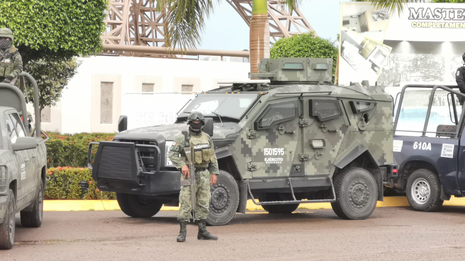 Detienen a 5 hombres y aseguran a una mujer en motel de Culiacán; investigan si estaba secuestrada