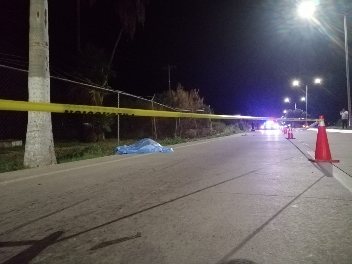 Motociclista pierde la vida tras ser embestido por conductor de camioneta en la Mochis-Topolobampo
