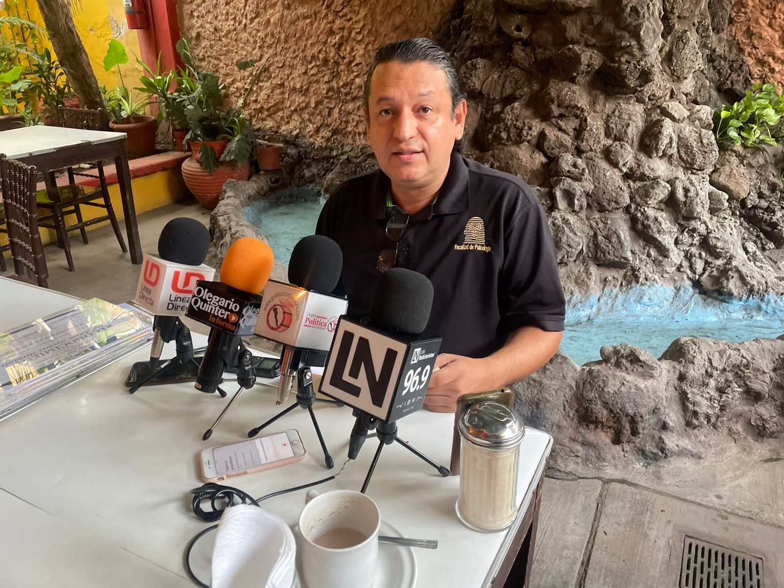 Maestro de la UAS denuncia entrega irregular de plazas a militantes del PAS