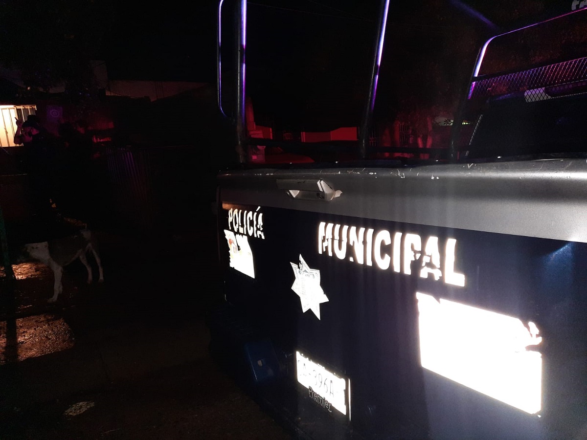 ¡Otra vez en un supermercado! Mujer es despojada de su camioneta BMW en Culiacán; es la segunda del día