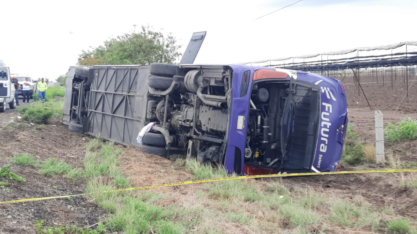 Reporta IMSS ingreso de 13 personas heridas en camionazo; hermana de la fallecida perdió el brazo derecho