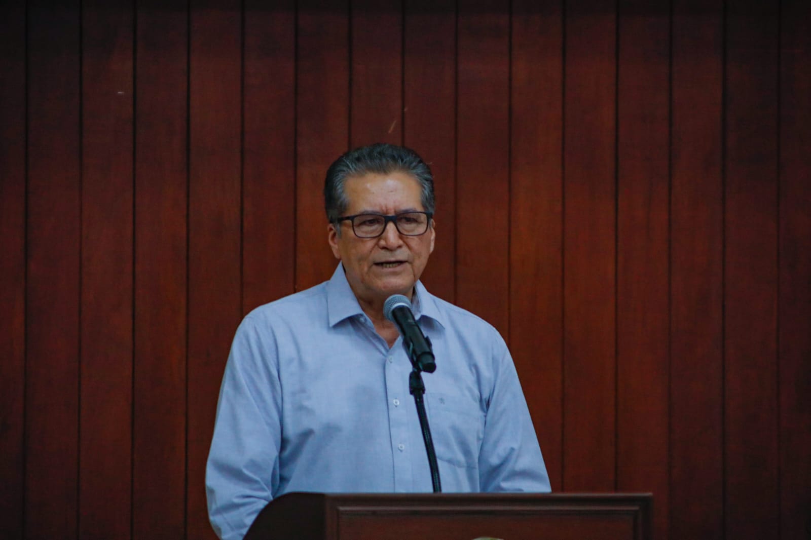 No solo es el cheque, sino las percepciones agregadas, le responde Feliciano Castro al rector de la UAS