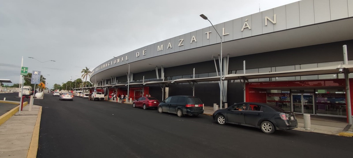 Aeropuertos de Mazatlán, Culiacán y Los Mochis, reactivan operaciones tras el ‘Jueves Negro’