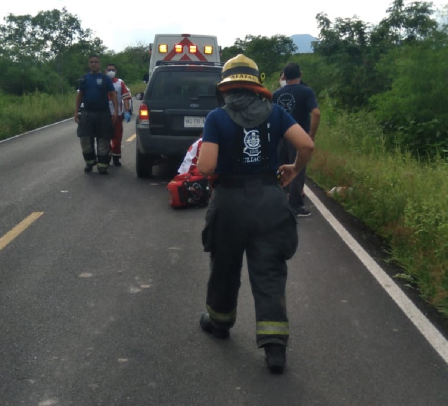 Lesionado e inconsciente queda motociclista tras derrapar en Villa Unión